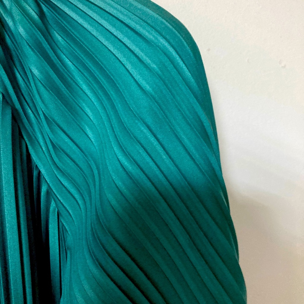 Teal pleated MooMoo.